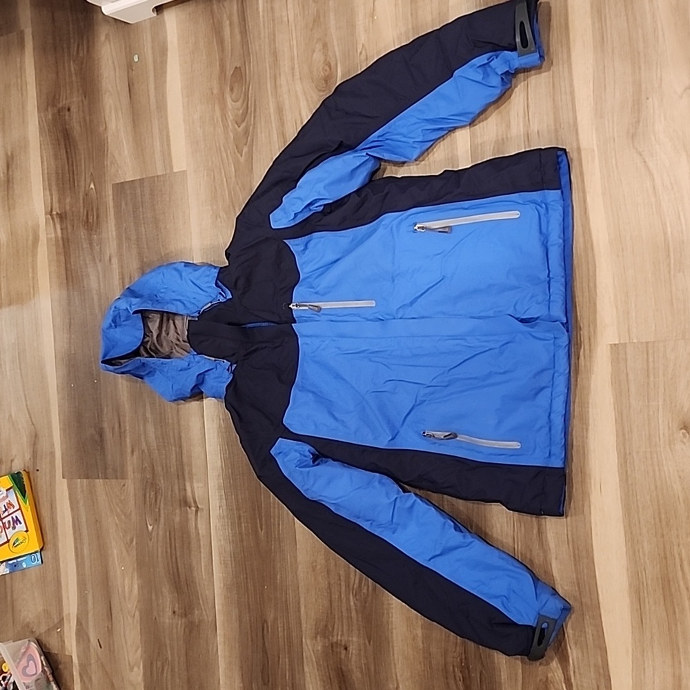 Womens Winter Jacket And Toques